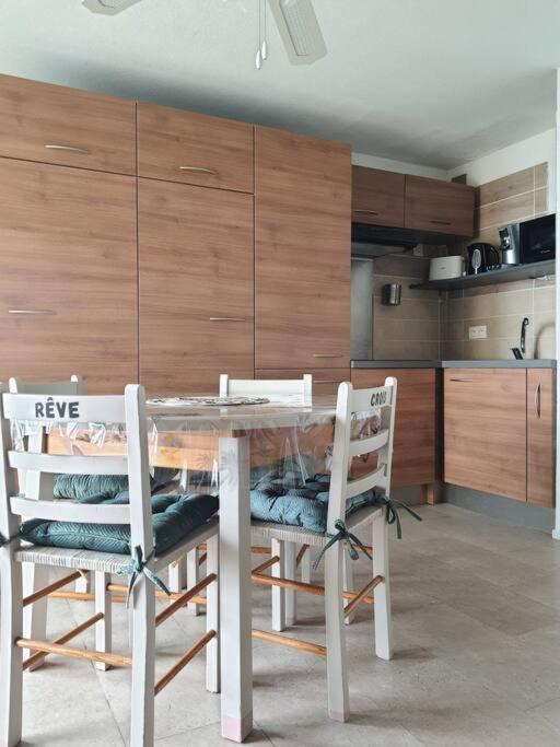 Au Bord De La Plage Du Grazel Gruissan Ngoại thất bức ảnh