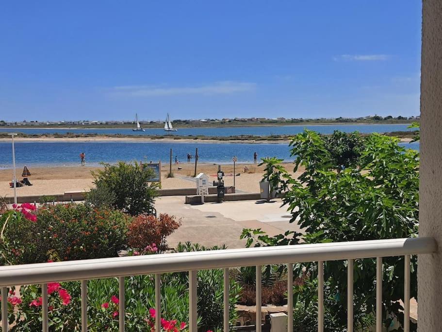Au Bord De La Plage Du Grazel Gruissan Ngoại thất bức ảnh